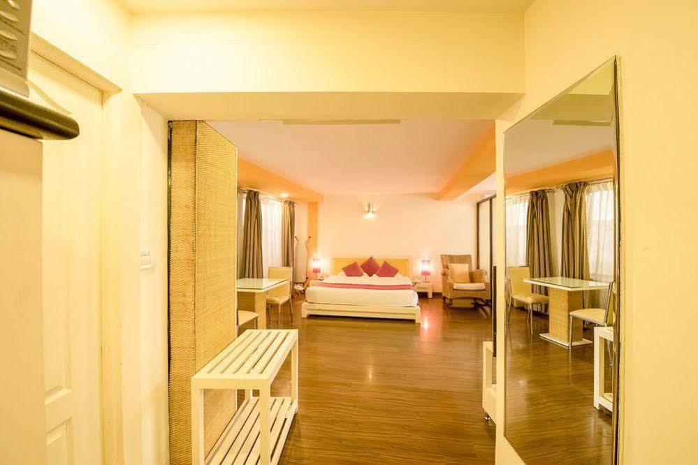 Shilton Suites Bangalore Buitenkant foto
